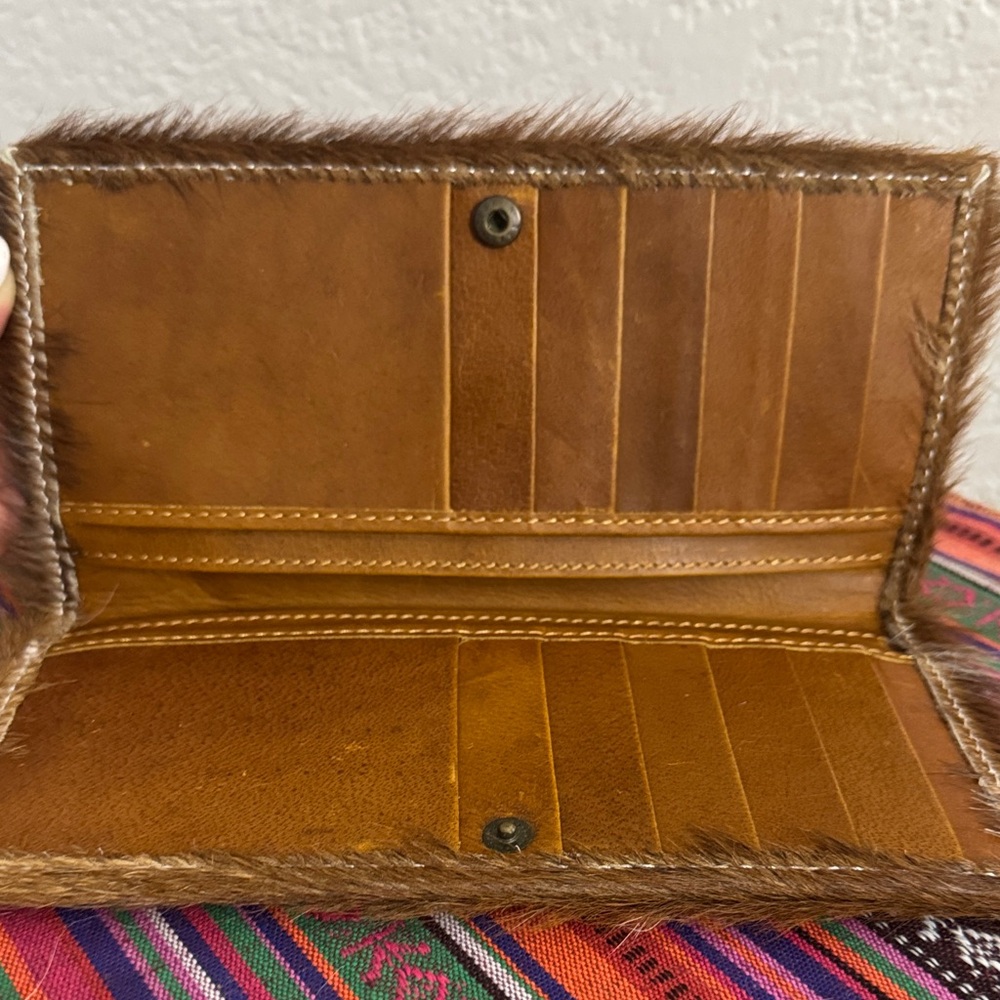 Chic Cowhide Wallet - Picture 3 of 3